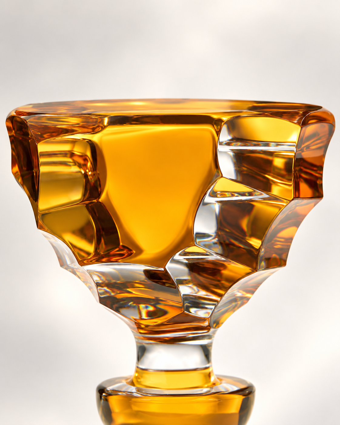 Glacier Perfume Flacon - Amber, Close-up