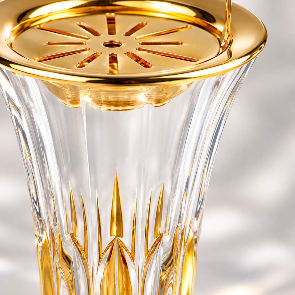 Petite Lumière Trumpet Crystal Incense Burner, Close-up