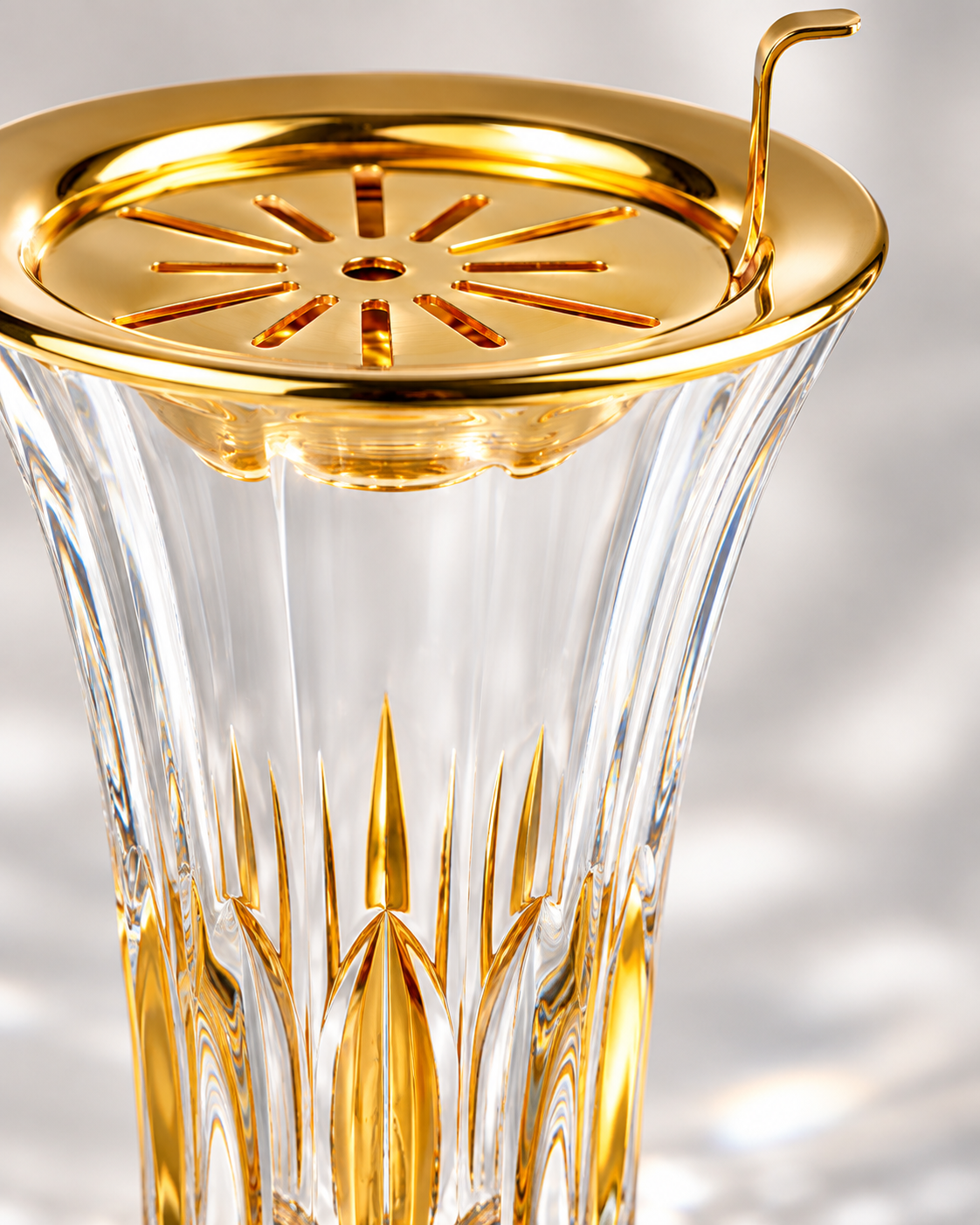 Petite Lumière Trumpet Crystal Incense Burner, Close-up