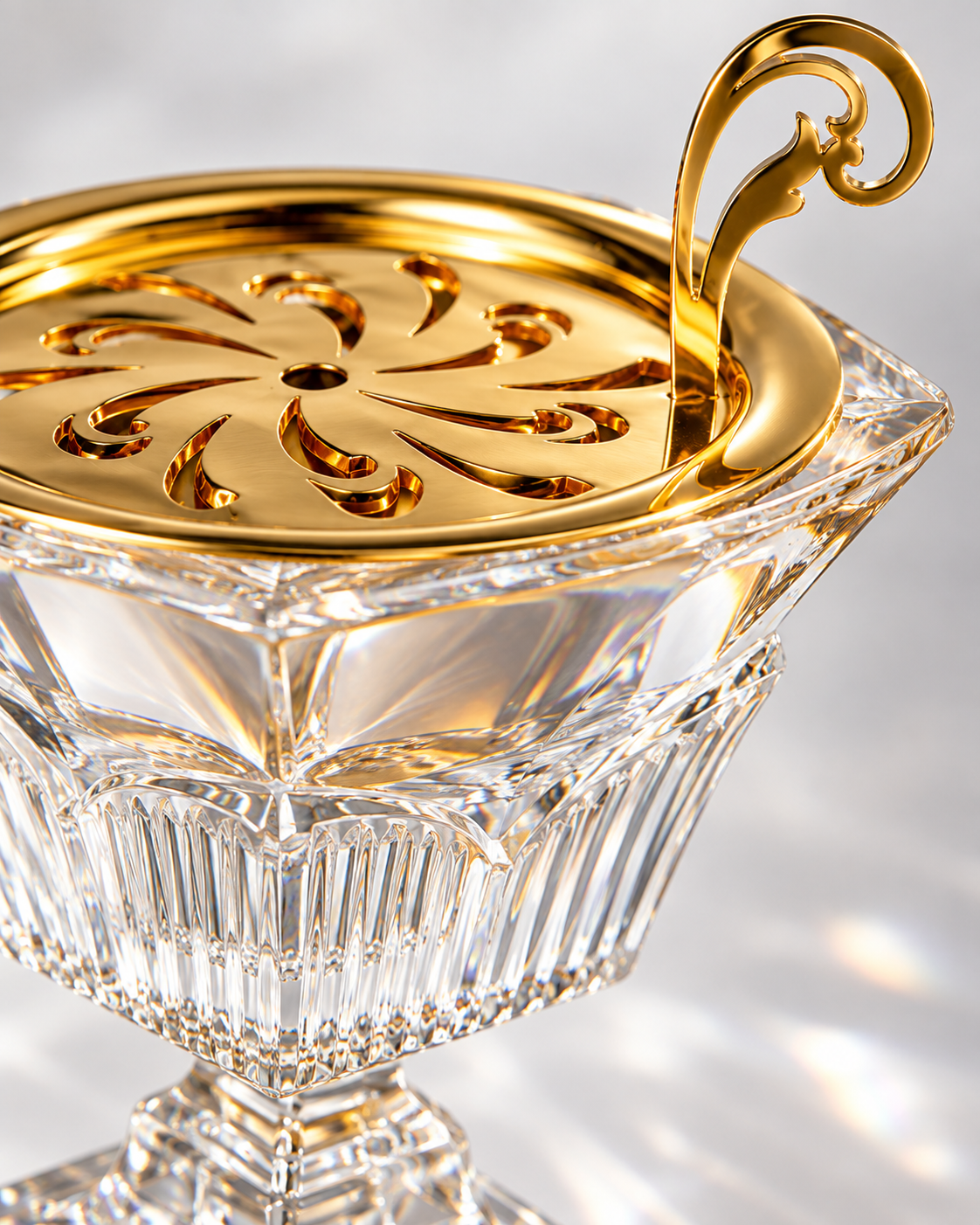 Aroma Quintet Crystal Vanity Set, Heart Flacon, Close-up