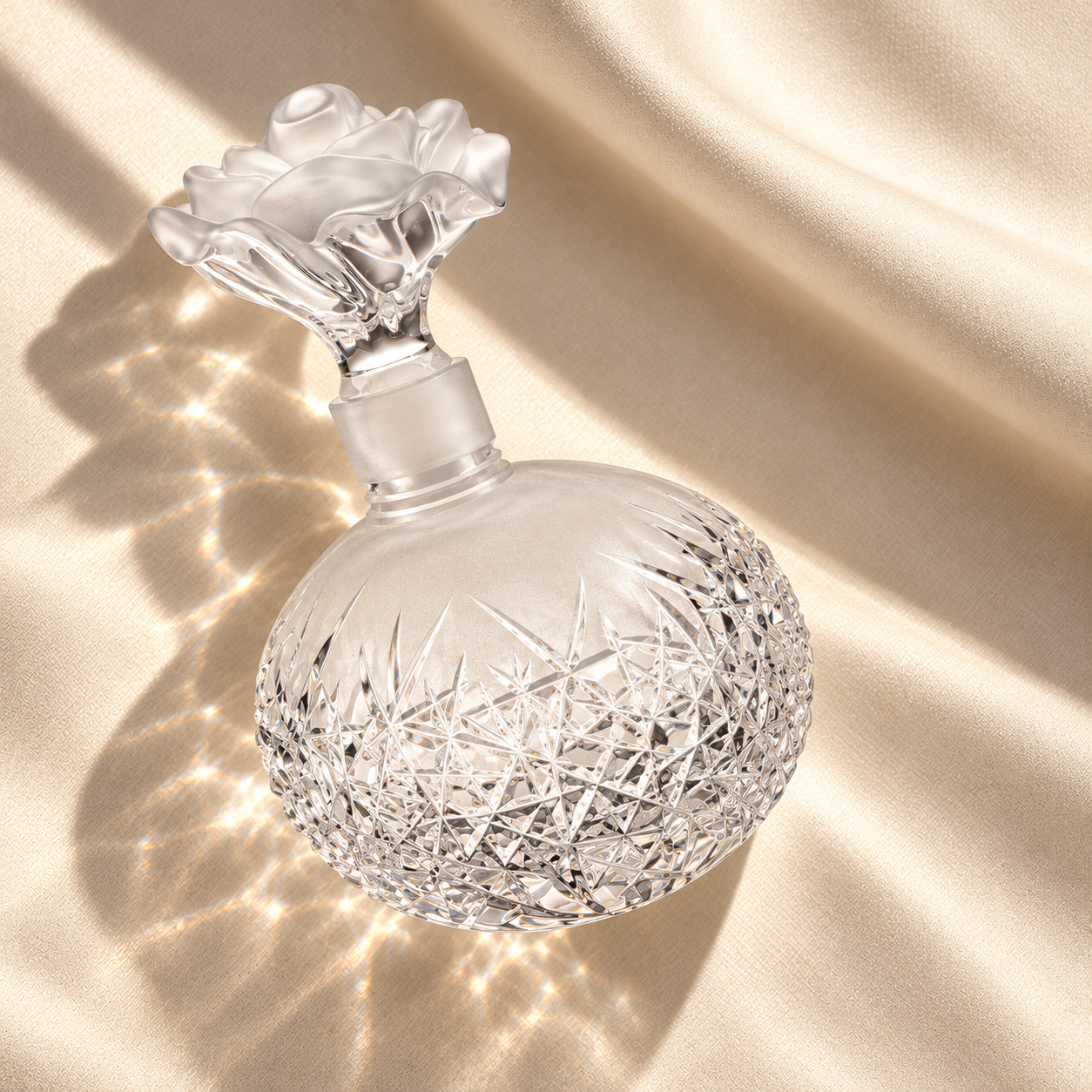 Grand Dome Perfume Flacon, Star Cut - Clear