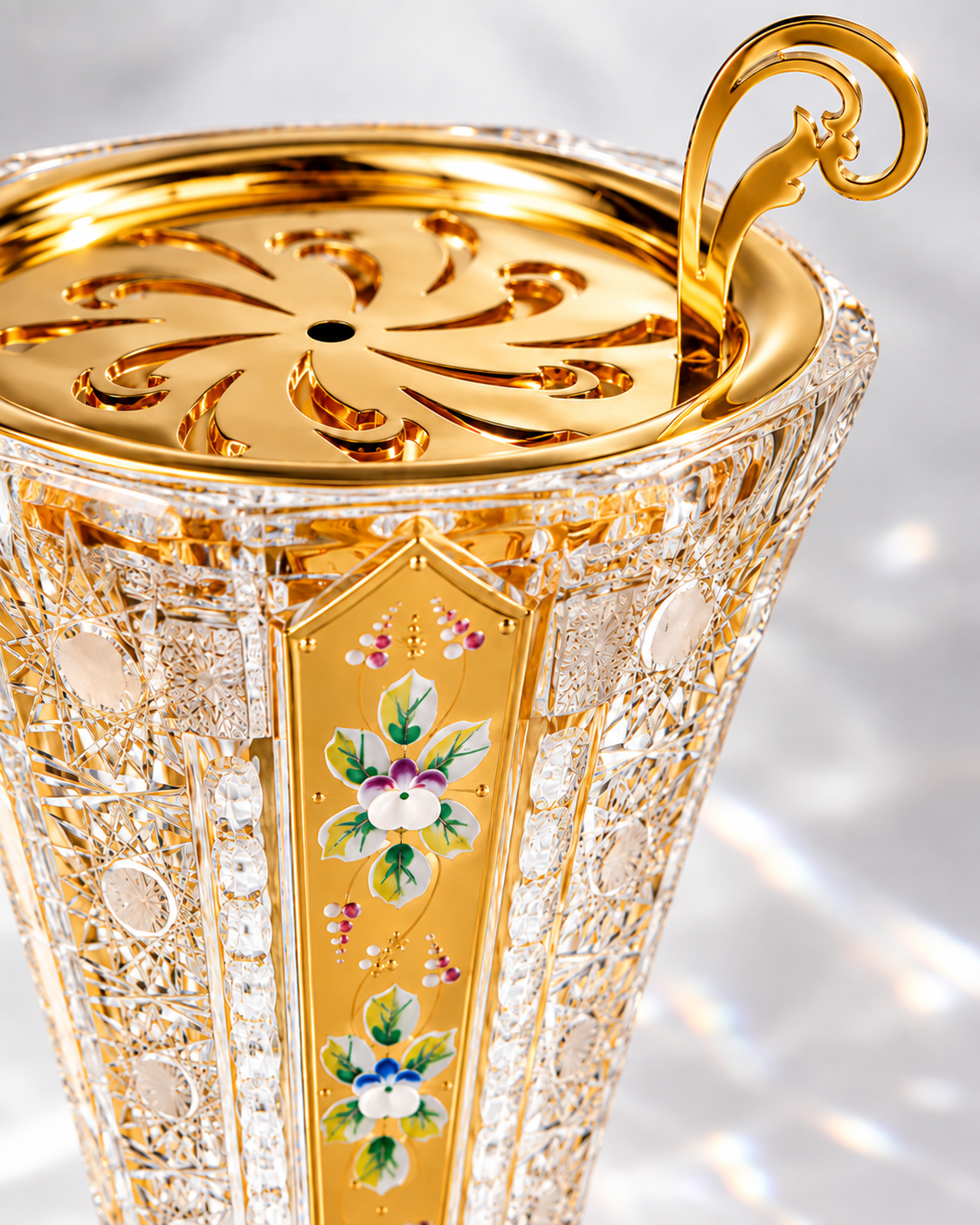 Octave Florale Crystal Incense Burner 24K Gold, Close-up