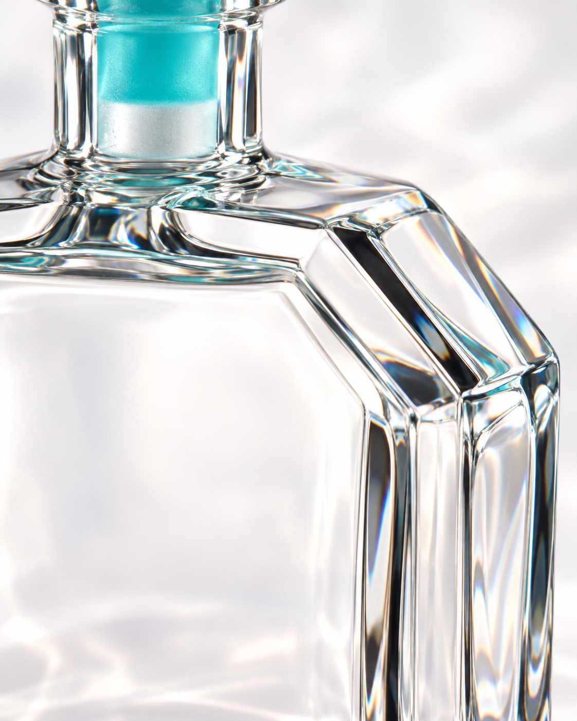 Nymphe Grand Figural Perfume Flacon - Aquamarine, Close-up