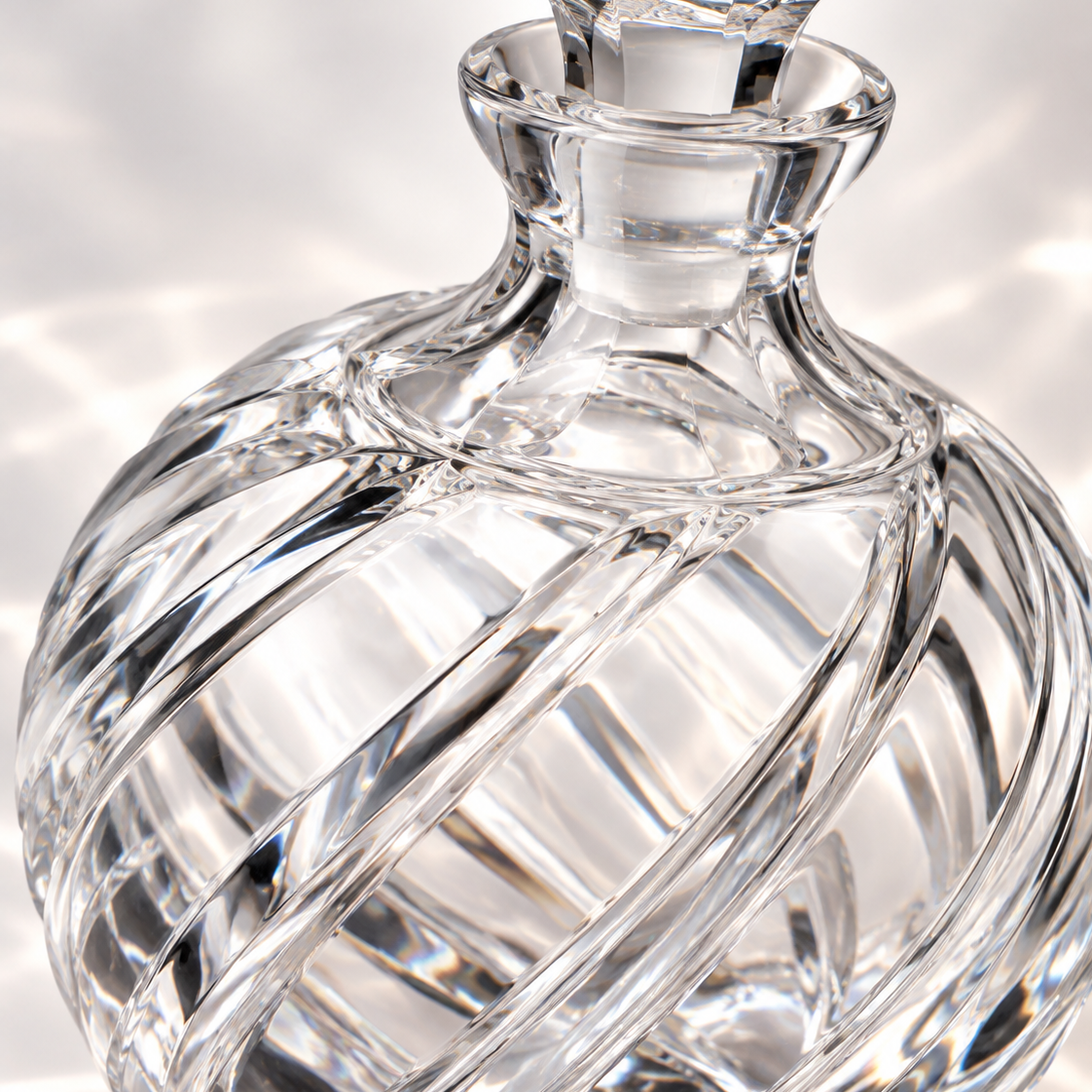 Atelier Swirl Perfume Flacon, Round - Clear, Close-up