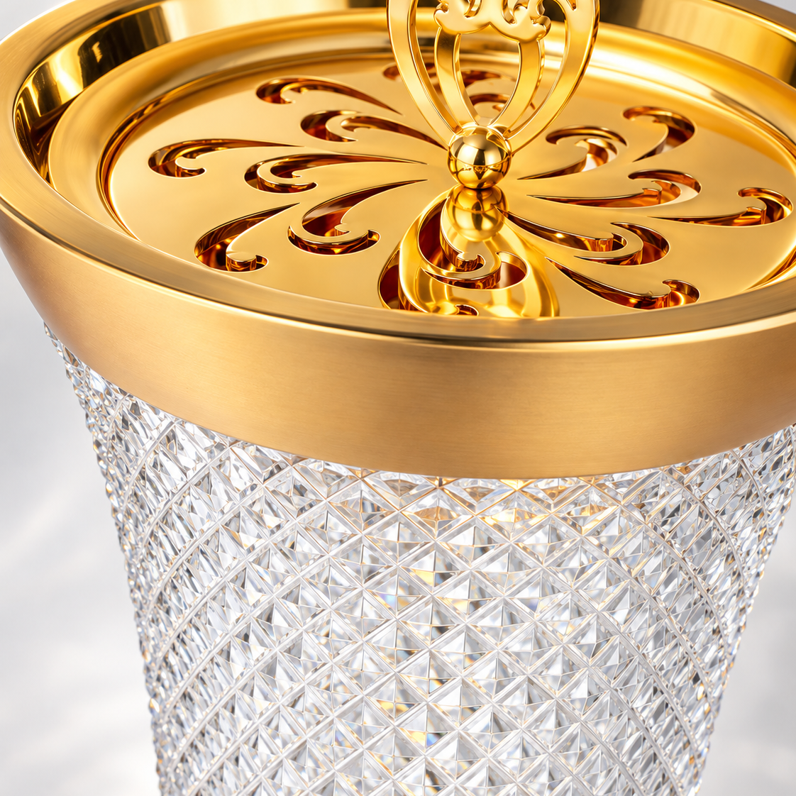 Diamantine Crystal Incense Vase, Close-up