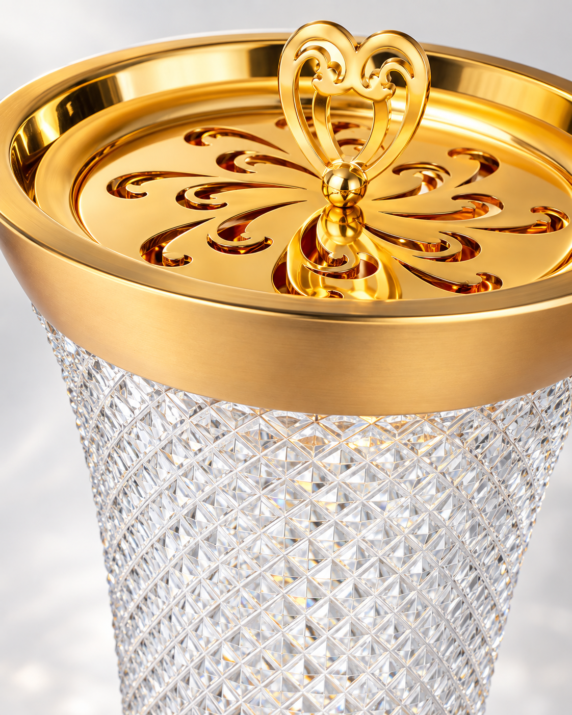 Diamantine Crystal Incense Vase, Close-up