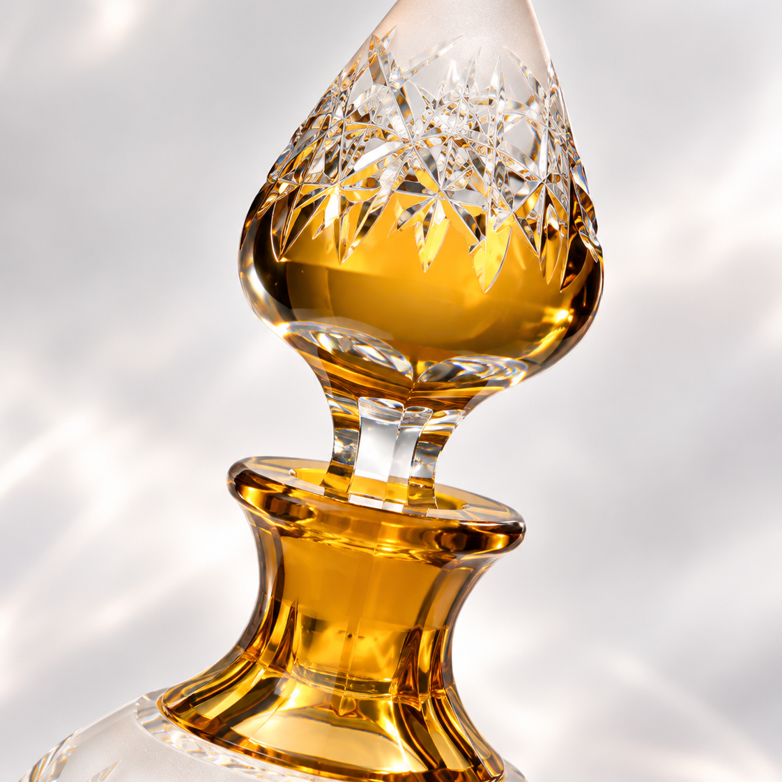 Atelier Spire Perfume Flacon, Petite - Amber, Close-up