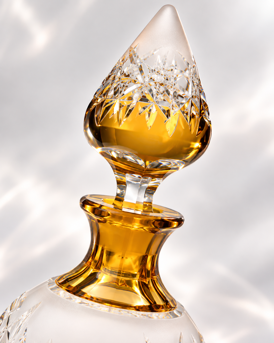 Atelier Spire Perfume Flacon, Petite - Amber, Close-up